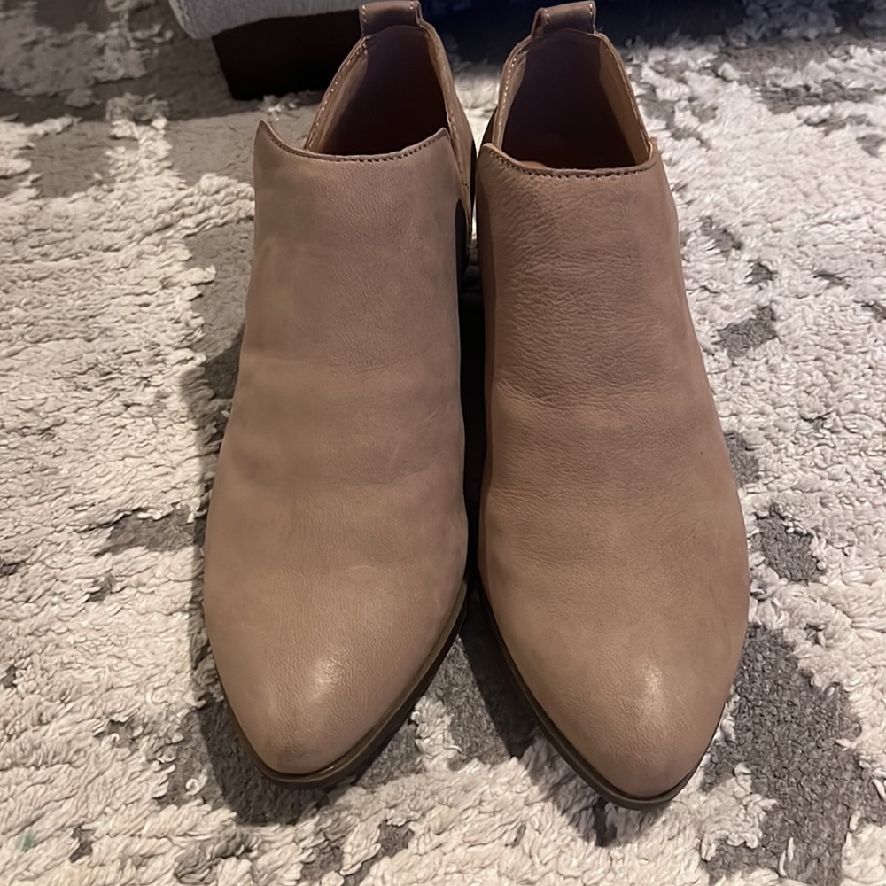 Frye - Picture 2 of 5